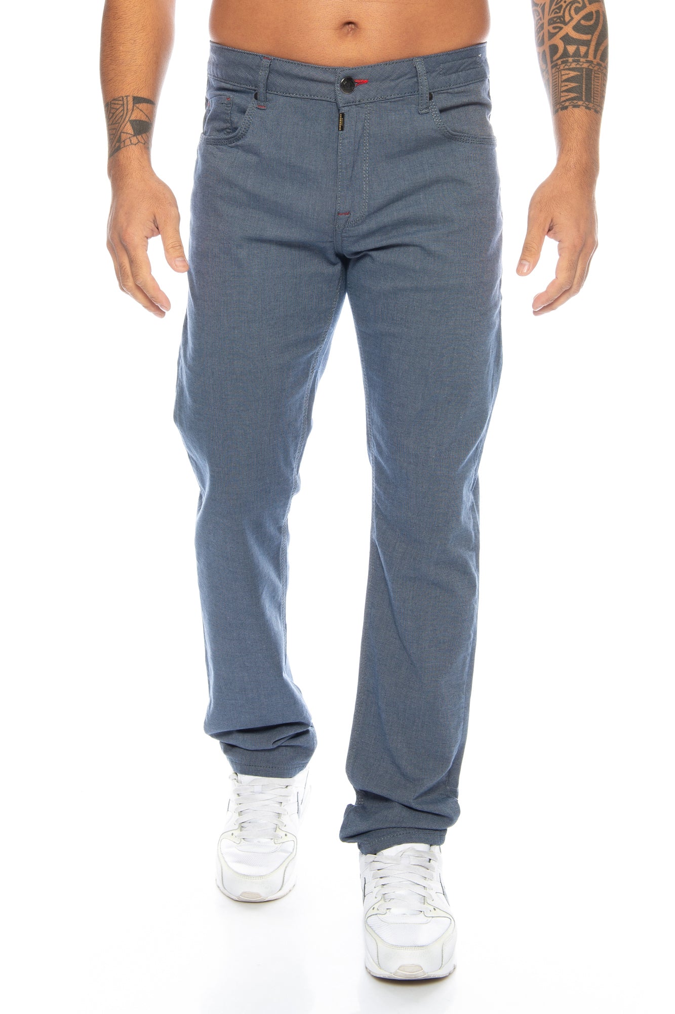 Eine Cipo und Baxx Herren Slim Fit Stoff Hose mit schönem Muster und modernem Design in blau, anthrazit oder grau