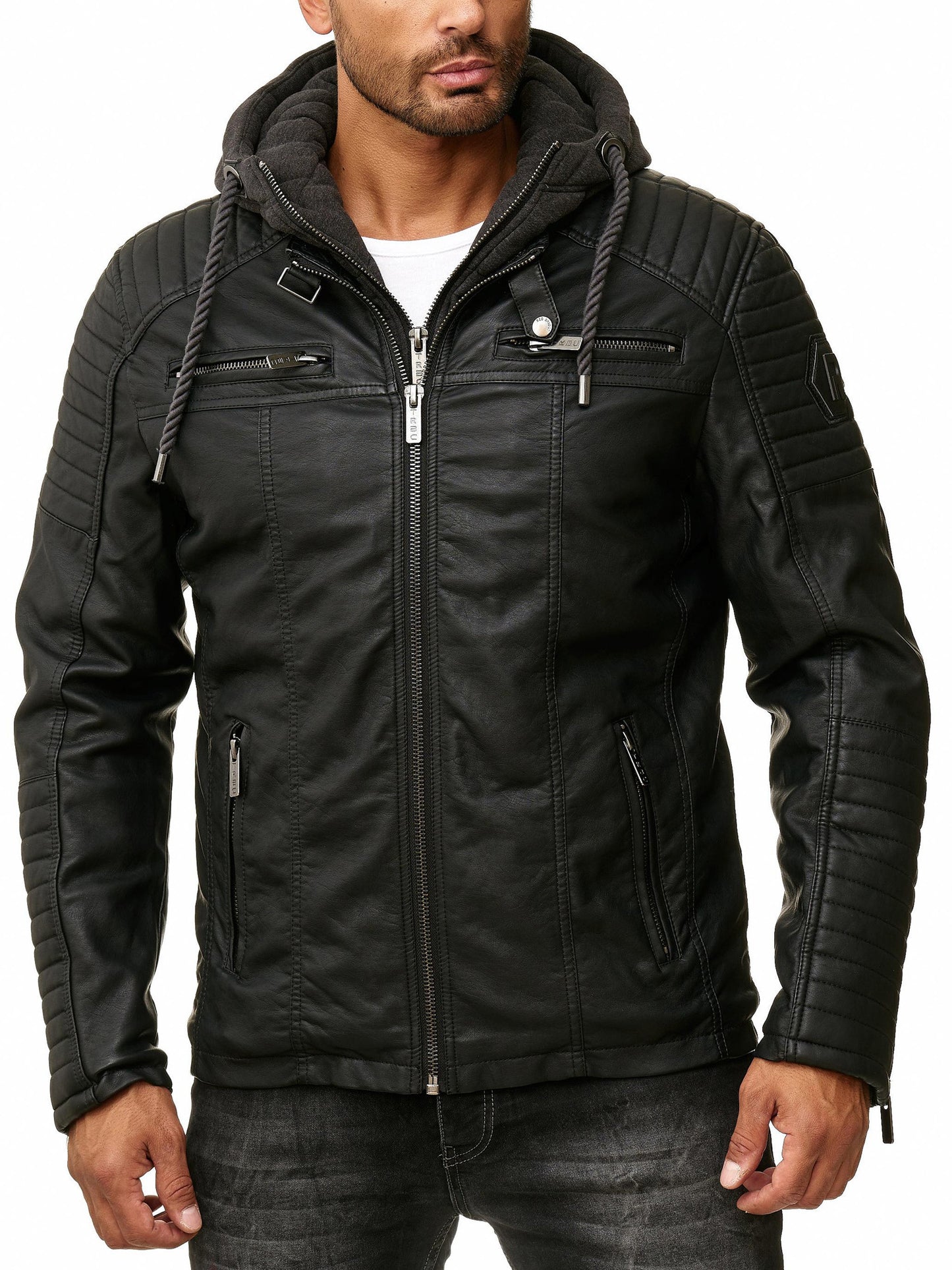 Eine Redbridge Herren Kunstleder Jacke in schwarz im Bikerlook mit integrierter Sweatjacke.