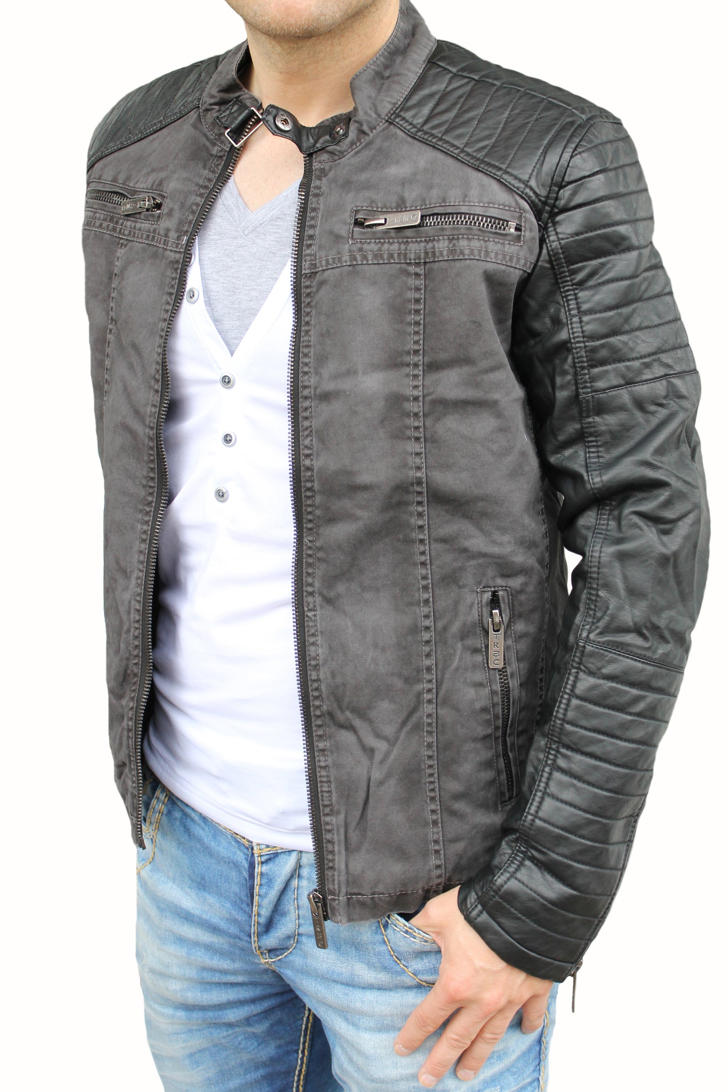 Eine Redbridge Herren Kunstleder Jacke in khaki oder grau im Bikerlook und Baumwolle Body