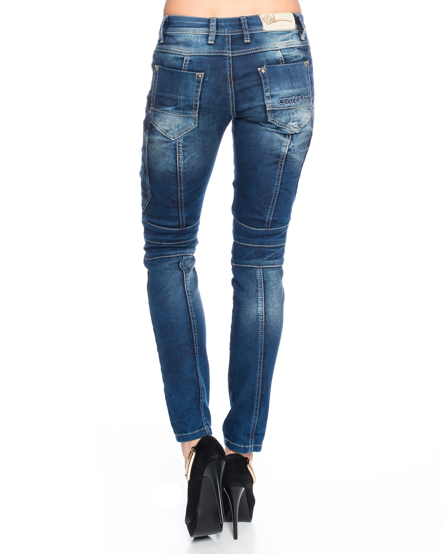 Eine Cipo und Baxx Damen Slim Fit Jeans in blau mit ausgefallener Nahtstruktur und stylischer Waschung