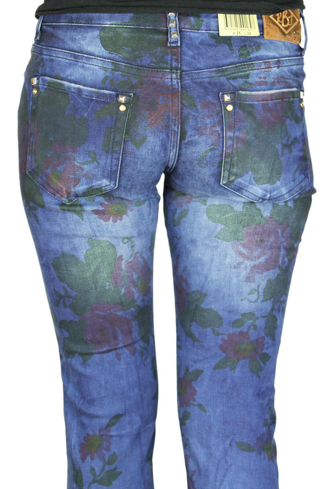 Eine Redbridge Damen Jeans Hose in blau mit Flowermuster im Stoff.