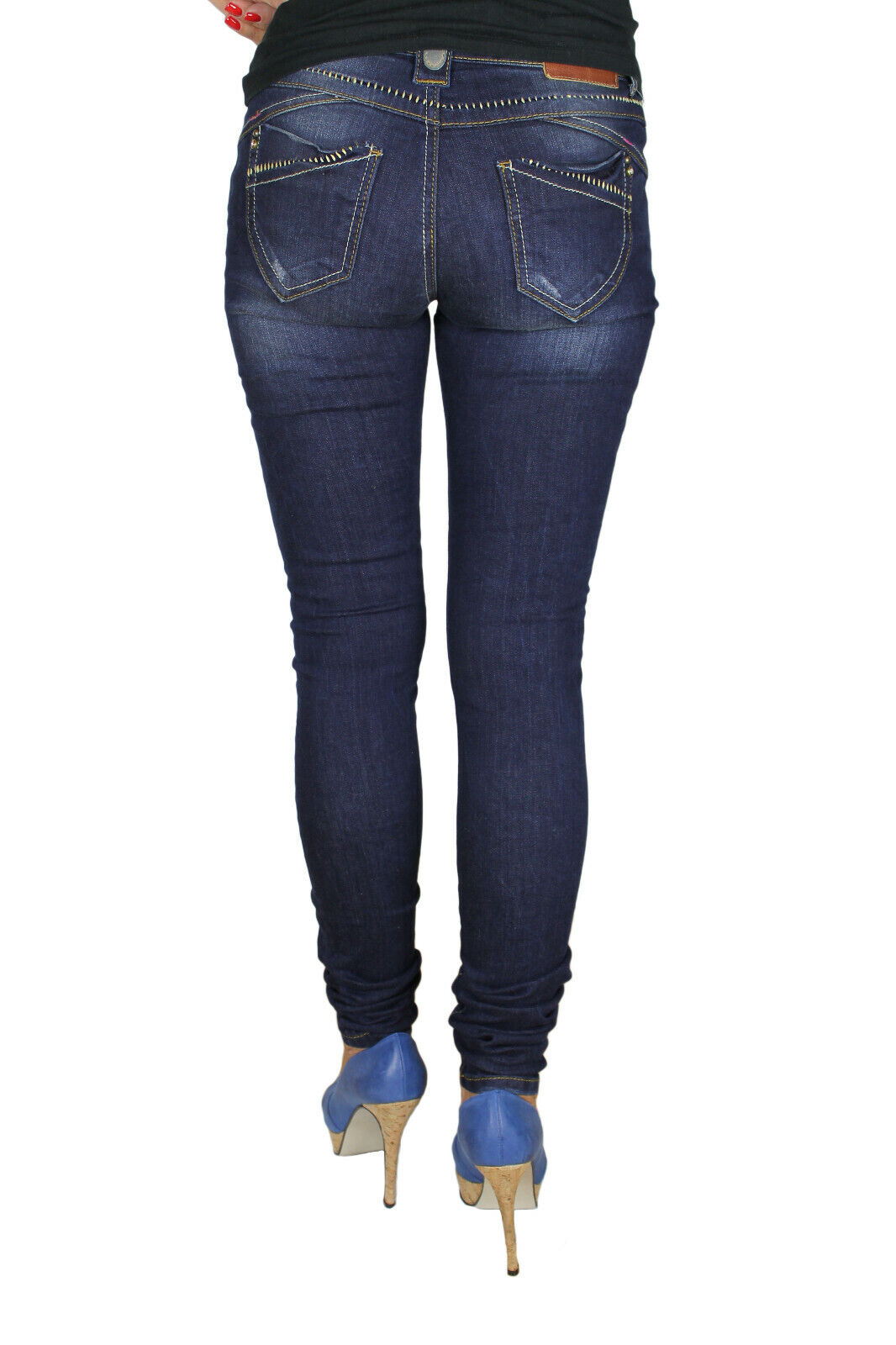 Redbridge Damen Jeans Hose in dunkelblau mit Kontrastnähten und elastischem Stoff.