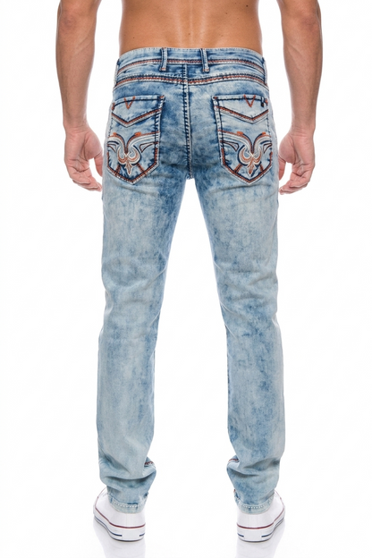 Cipo & Baxx Jeans 892 Detail Ziernähte und Nietverzierung auf der Vorderseite